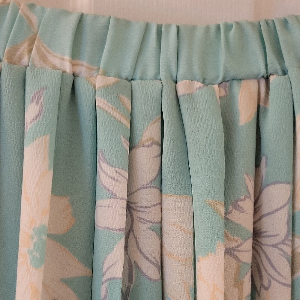 Pleated Blue and Green Midi Skirt for Casual Resort Wear - Picture 5 of 9